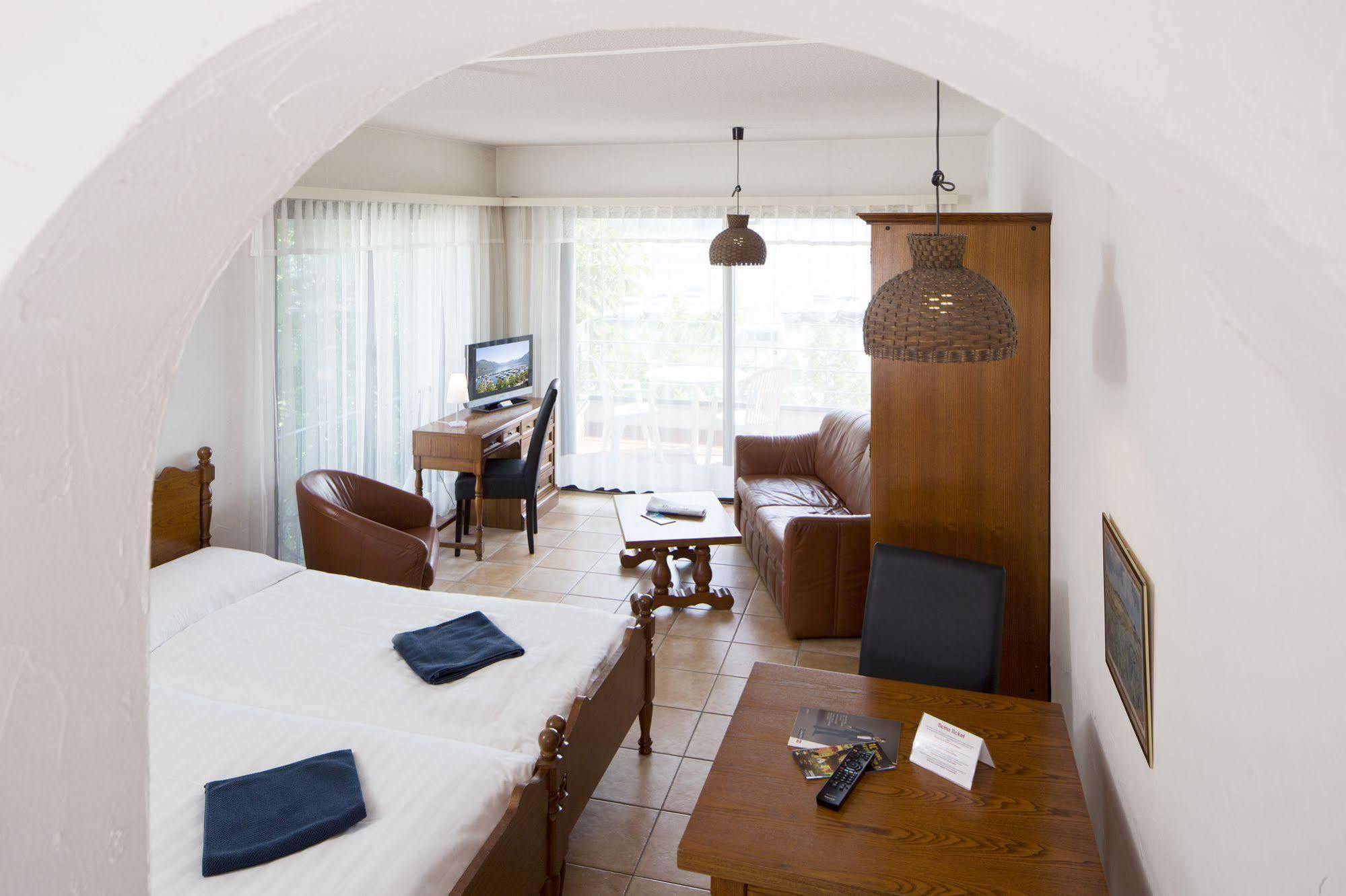Aparthotel Al Lago โลการ์โน ภายนอก รูปภาพ
