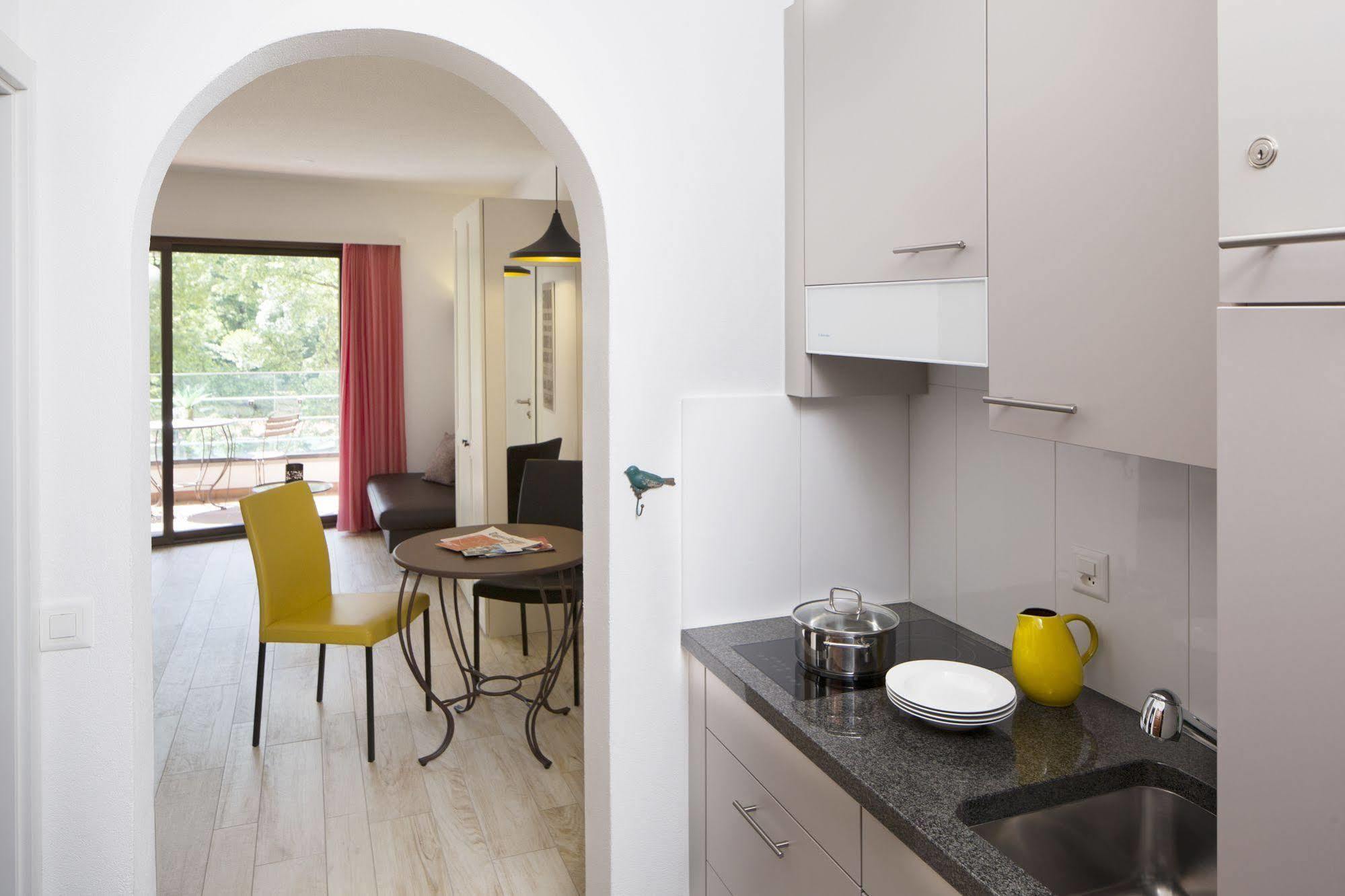 Aparthotel Al Lago โลการ์โน ภายนอก รูปภาพ
