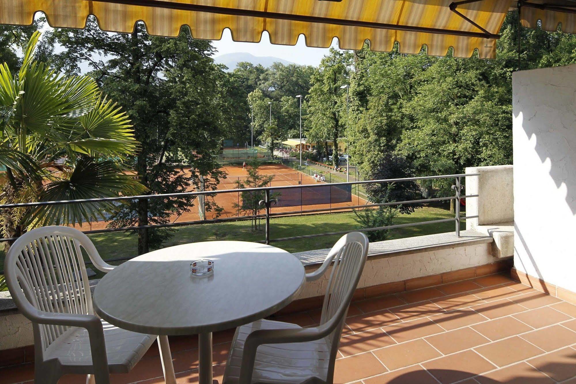 Aparthotel Al Lago โลการ์โน ภายนอก รูปภาพ